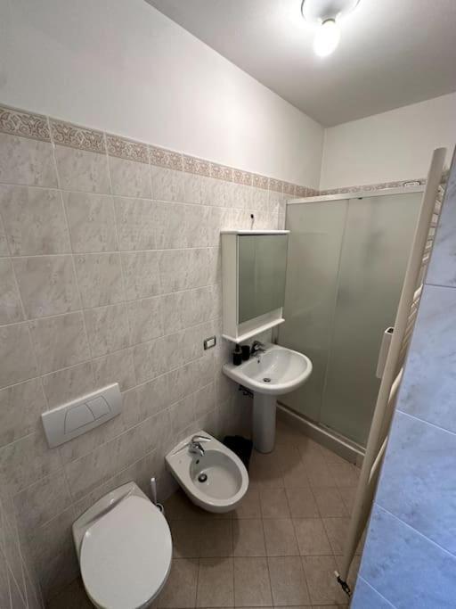 Comfy Apartment In Lecco 2 Exterior photo